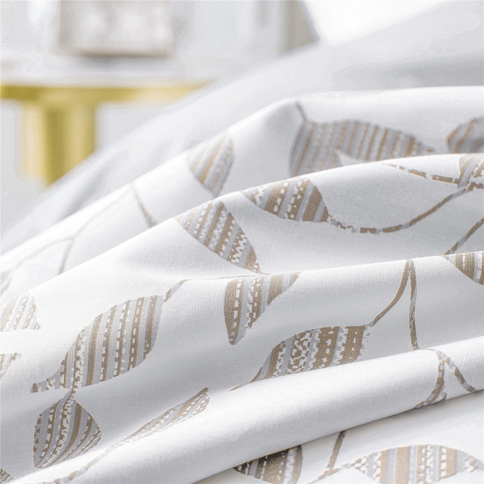 Biela A Béžová Obliečka Na Prikrývku