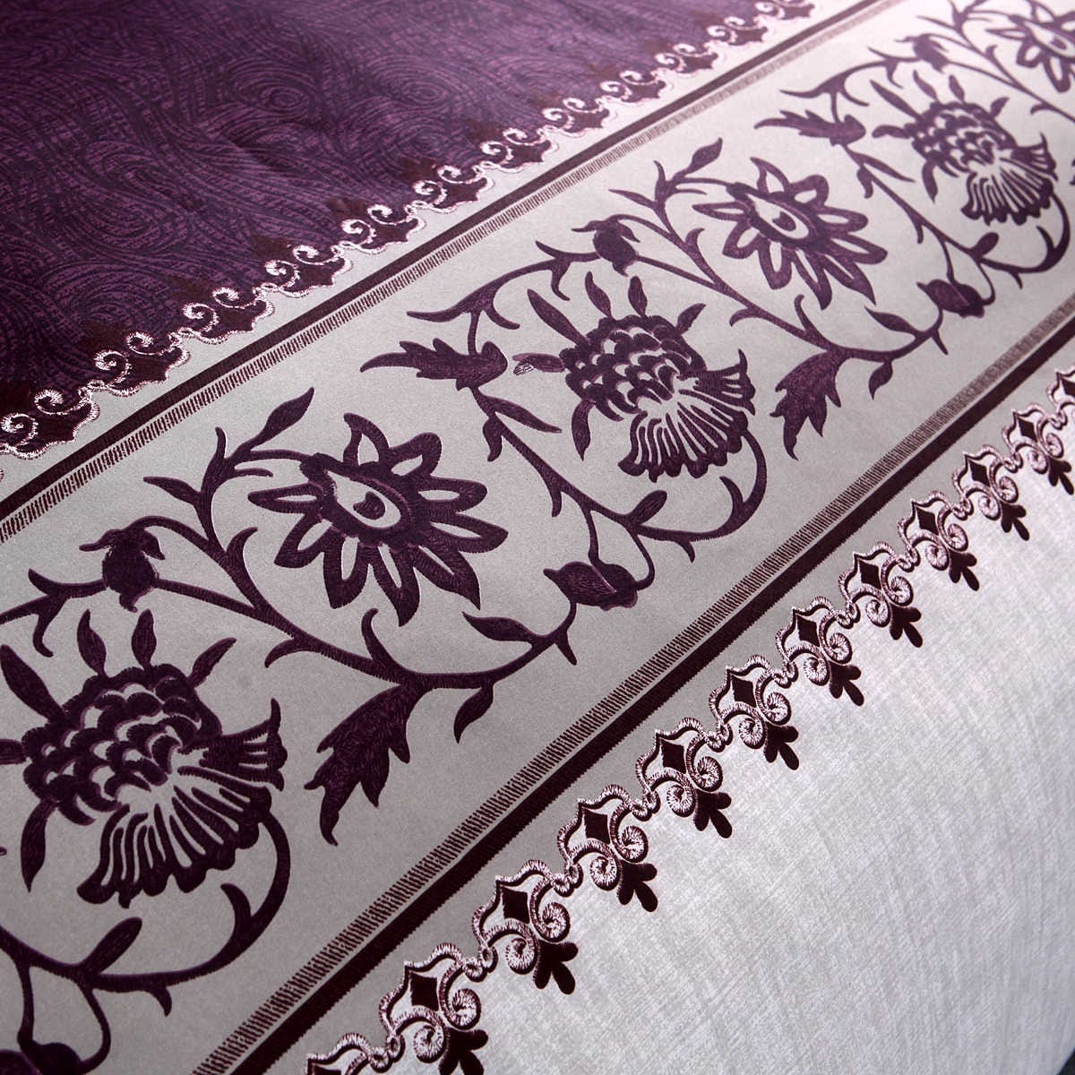 Biela A Fialová Prikrývka