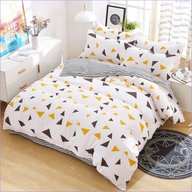 Škandinávska Biela Prikrývka A Malé Trojuholníky